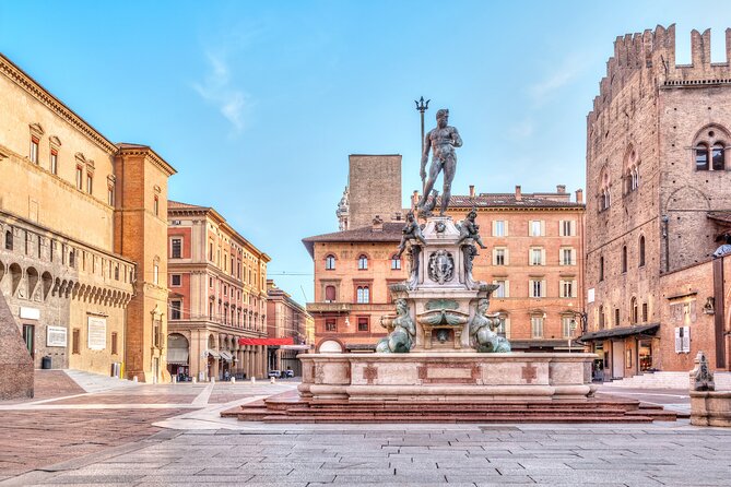 Best of Bologna in one day : Food, architecture, art and history - Santa Maria della Vita: baroque drama with terracotta power