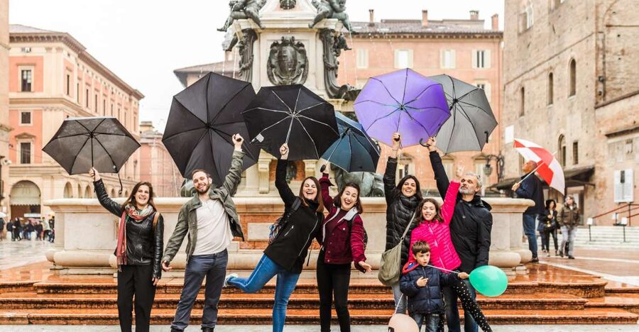 Best of Bologna: Private & Personalised Walking Experience - Via del Pratello to Giardini Marghertia: two Bologna moods in one walk
