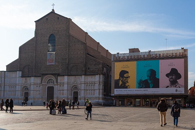 Bologna: A Self-Guided Audio Tour from Porta Galliera to Le Tre Frecce - Piazza Otto Agosto and the post-Risorgimento stroll down Via Indipendenza