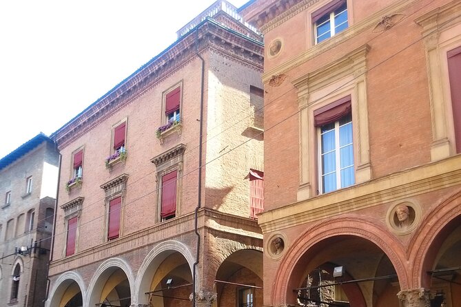 Bologna : a walk into history - Piazza Maggiore and via Rizzoli: your quick city orientation