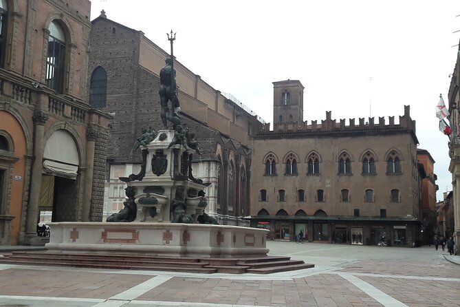 Bologna : a walk into history - Via De’ Giudei: a Jewish ghetto street with real historical weight