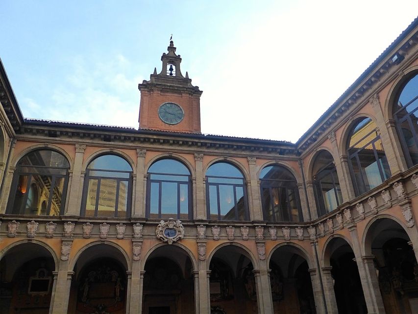 Bologna: Audio-Guided Archiginnasio Visit with Food Tasting - Inside the palace: Cardinal Borromeo and Antonio Morandi’s Bologna