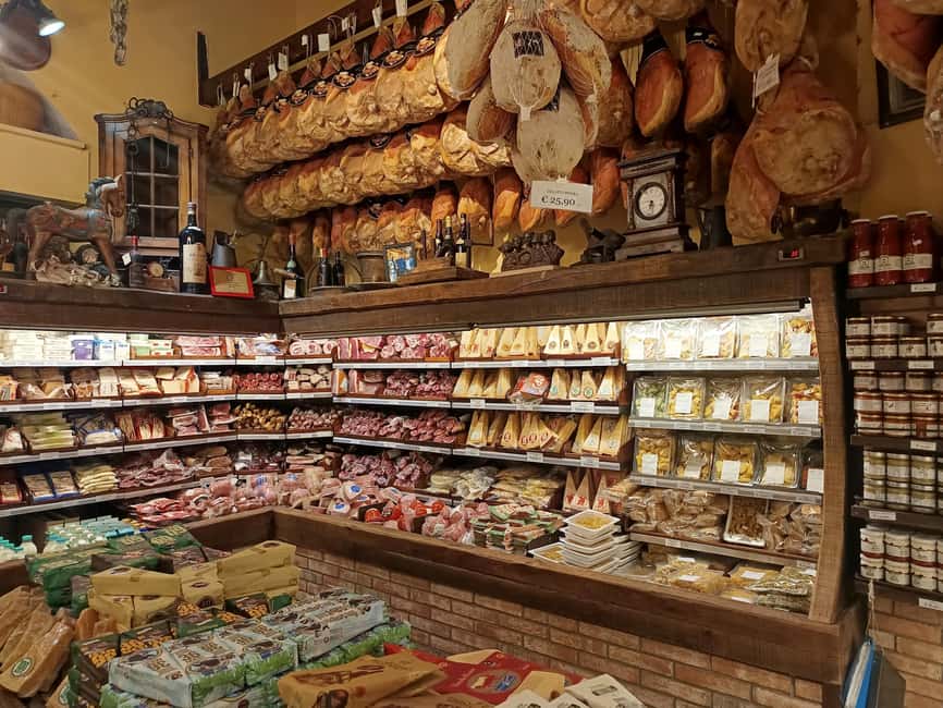 Bologna by night: Food, wine, spritz and fun - The wine bar and pub stops: tasting as a language lesson