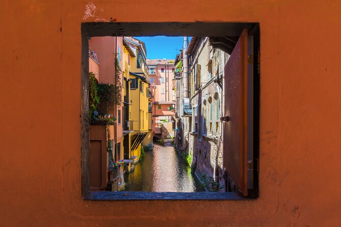 Bologna: City Walk with Audio Guide in 7 Languages on your Phone - Getting started: the phone setup that keeps it smooth