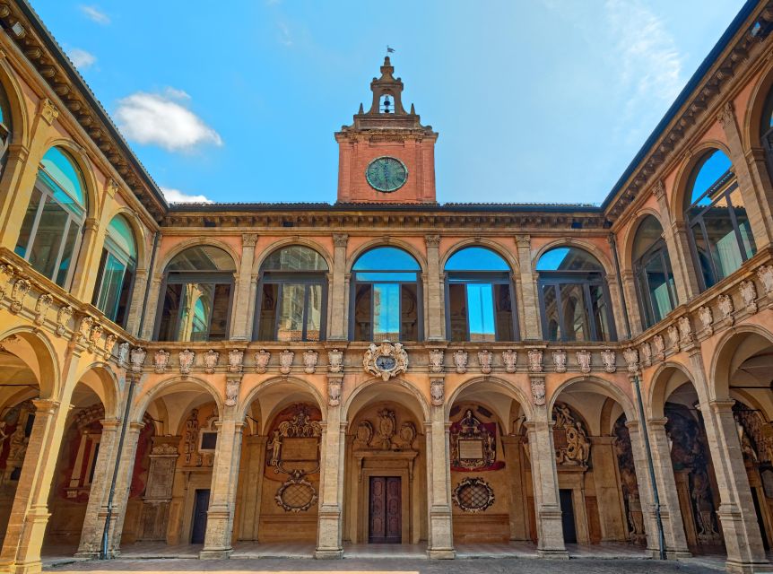 Bologna: Classic Private walking Tour - Basilica of San Petronio: Church + Engineering-Style Curiosity