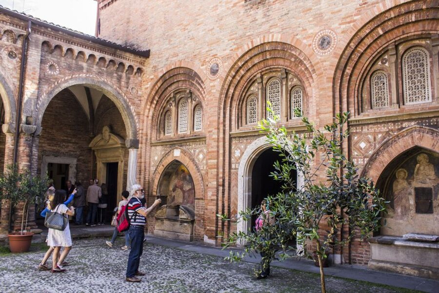 Bologna: Classic Private walking Tour - The Quadrilatero Walk: Why Bologna’s Food Streets Feel Like History