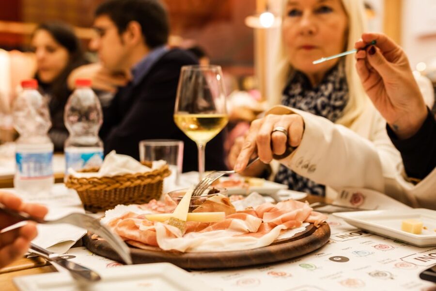Bologna: Eat and Drink Like a Local Food Tour - Key highlights worth booking