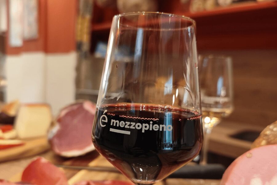 Bologna: Food and Wine Tasting with Interactive Game - Bologna food valley classics: prosciutto, mortadella, Parmigiano, balsamic