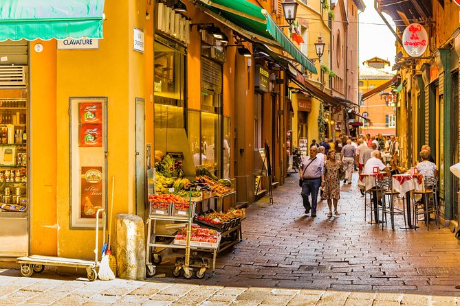 Bologna Food & Cultural Walking Tour - From Piazza del Nettuno to the Quadrilatero: how the route works