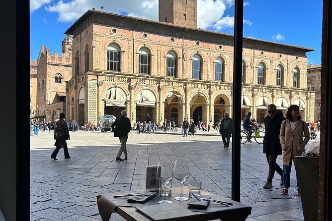 Bologna Food Tour and Enogastronomia Experience with Local Chef - Stop 1: Palazzo della Mercanzia and Your First Bite in a Pasticceria