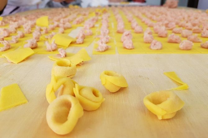Bologna Food Tour from a local perspective - Bologna Food Tour: from cappuccino to gelato, in one day