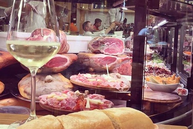 Bologna Food & Wine tour with a local Chef - Piazza Maggiore and the 1:30 pm rhythm of a 90-minute food walk