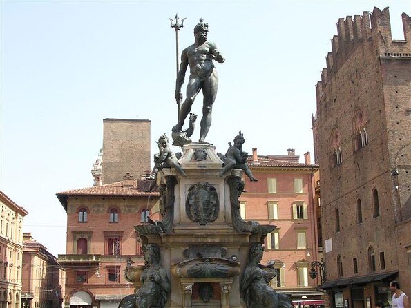 Bologna: Full meal Food Tour with Local Delights by Do Eat Better - Key things to know before you go