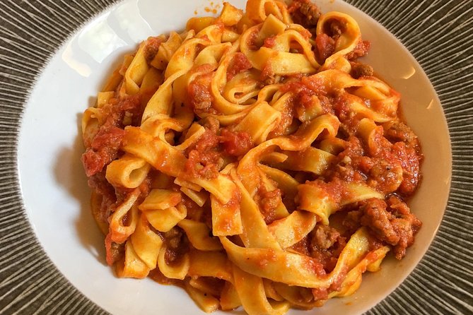 Bologna: Full meal Food Tour with Local Delights by Do Eat Better - Why this Bologna full-meal tour works so well