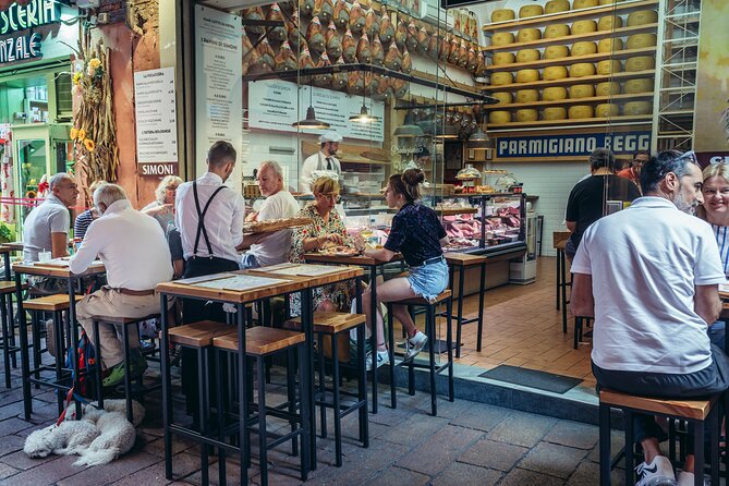Bologna: Full meal Food Tour with Local Delights by Do Eat Better - Via dell’Indipendenza: tigelle topped your way, or mortadella in a cone