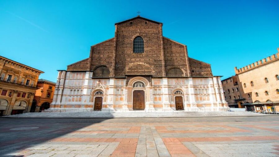 Bologna Guided Bike Tour - Porticoes, Churches, and Local Streets Beyond the Main Drag