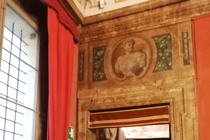 Bologna historical art walking tour with hidden gems and tastings - Quadrilatero: the medieval market grid behind Bologna’s food reputation