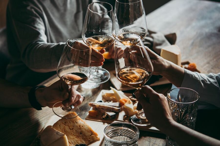 Bologna: Italian Red Wine and Food Tasting - The Welcome Toast: Bubbly White and a Real Italian Clink