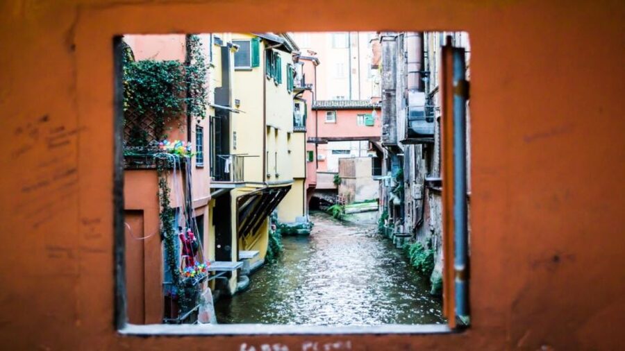 Bologna: Panoramic Bike Tour - Pace and photo time: why some people feel satisfied and others want more