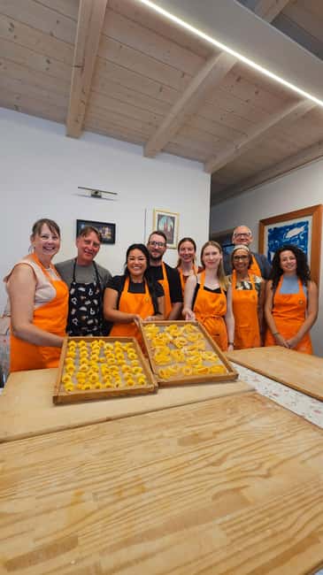 Bologna: Pasta Cooking Class, Ragu & Wine with Local Host - Key highlights at a glance