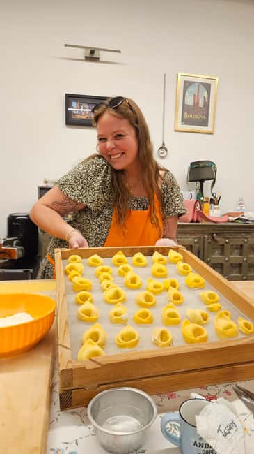 Bologna: Pasta Cooking Class, Ragu & Wine with Local Host - Vegetarian Cooking in Bologna: What’s Available and How to Approach It