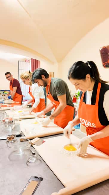Bologna: Pasta Tagliatelle Ragu Cooking Class with Spritz - The ragù timing choice: you enjoy it, even if you don’t make it