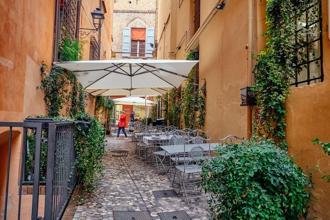 Bologna Private City Kickstart Tour - What you get beyond the walk: local tips and city orientation