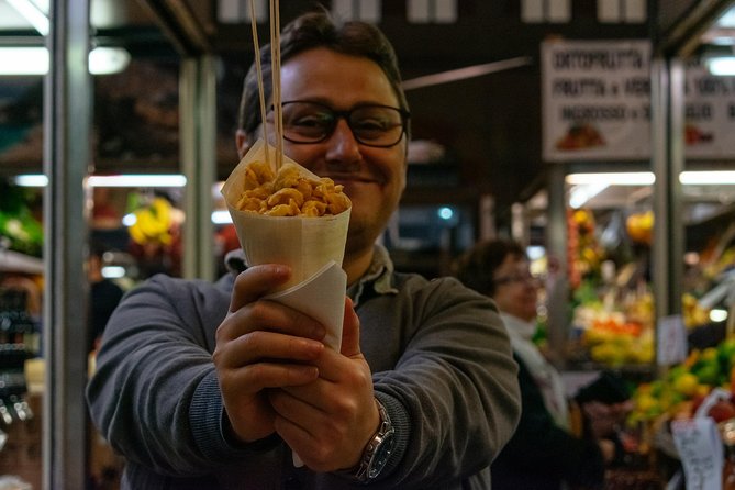 Bologna Private Food Tour with 6 or 10 Tastings - Piazza del Nettuno: Culture Between Tastings
