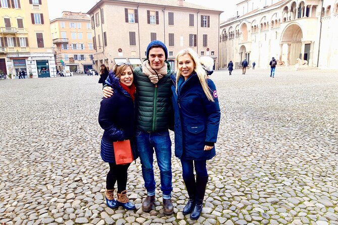 Bologna Private & Personalized Half-Day Tour with a Local Guide - San Petronio Basilica and the plaza story: more than just photos