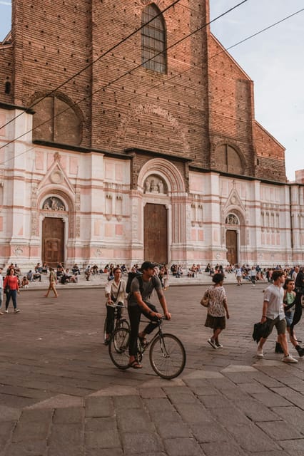 Bologna: Private Top Historical Sites Guided Walking Tour - Key things you’ll notice on this Bologna private historical walking tour