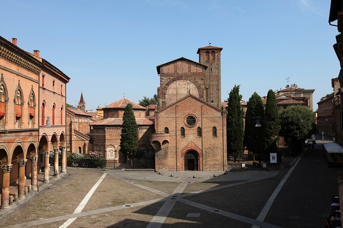 Bologna's Ancient and Recent History: A Self-Guided Audio Tour - VoiceMap setup: start walking in about 5 minutes