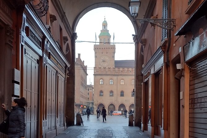 Bologna's Ancient and Recent History: A Self-Guided Audio Tour - San Petronio Basilica and the world’s largest sundial