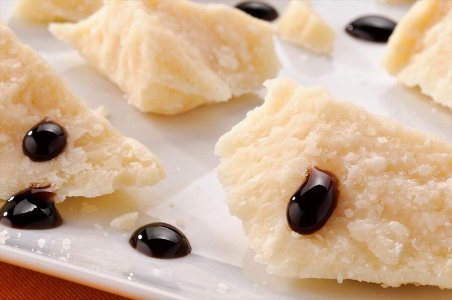 Bologna: Self-Guided Food Tasting Tour with Vouchers - Start at the Right Moment: Getting Oriented in Bologna’s Old Town