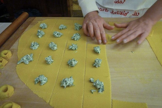 Bologna: Tagliatelle & Ragù Home Cooking Class with wine - The ragù lesson: learning 1-2-3 steps, not just tasting it