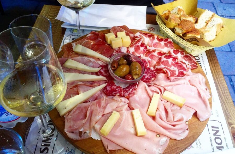 Bologna: Taste Local Specialties on a Guided Walking Tour - Why this Bologna food walk is worth the ticket