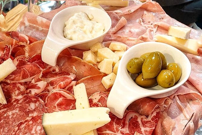 Bologna: the red medieval pearl and its delicious food (private tour) - Salumeria Simoni and the 100-tasting experience