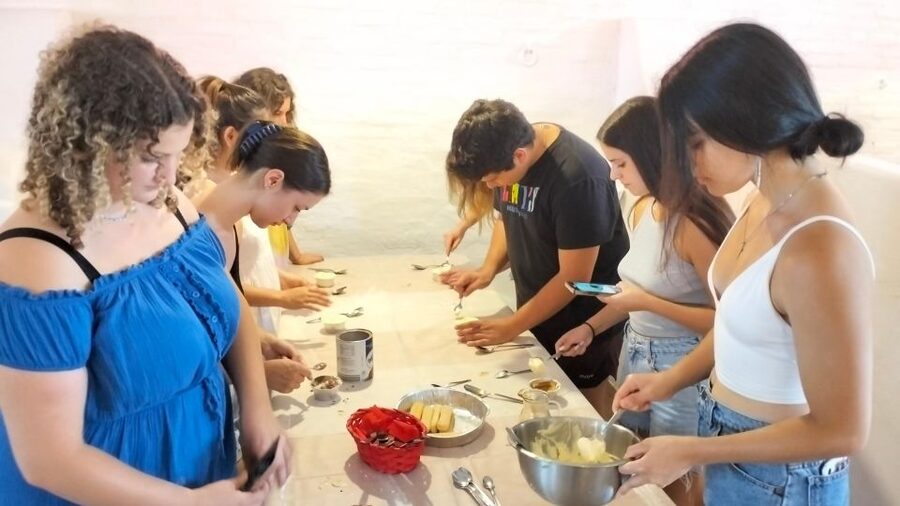 Bologna: Traditional Bolognese Cooking Class with a Meal - Meeting at Via Lincoln: The Small Details That Set the Tone