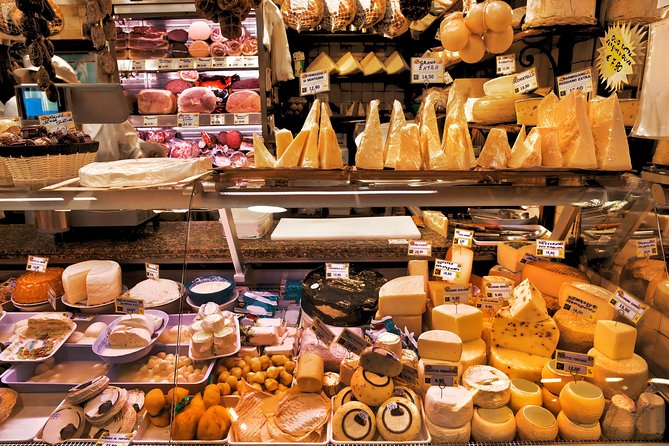 Bologna Walking Tour & Traditional Cooking Class with Wine - Aperitivo first: the best way to learn Bologna etiquette