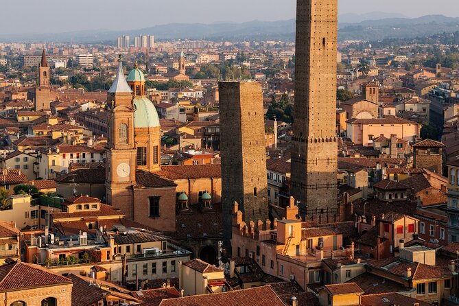 Bologna Walking Tour with Audio and Written Guide - Stop 4: Basilica di San Petronio—unfinished façade, legendary vibe