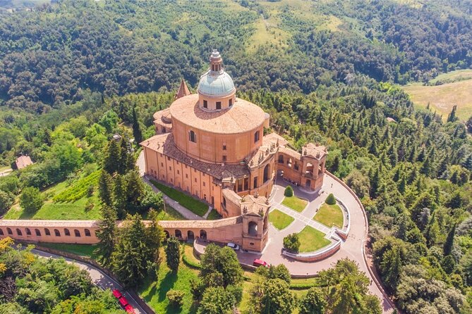 Bologna Walking Tour with Audio and Written Guide - How the audio guide works with Google Maps (and why that matters)