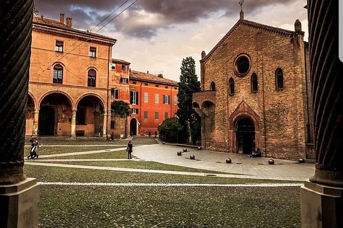 Classic Private Walking Tour Bologna - Quadrilatero market stop with tasting vouchers: plan for your appetite
