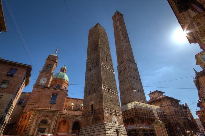 Discover Bologna an amazing city - Piazza del Nettuno and the trident that shows up in car logos