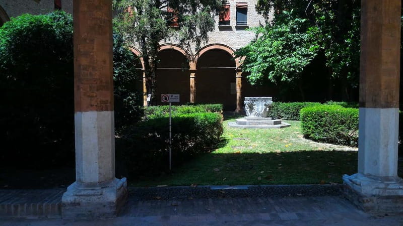 Ferrara: Medieval Ferrara and the Jewish Ghetto Walking Tour - The mid-15th-century S. Anna hospital cloister: why the quieter places matter