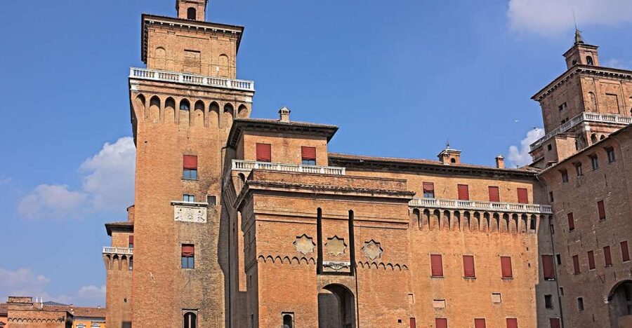 Ferrara: Private Walking Tour with Local Guide - Getting your bearings in Ferrara’s UNESCO core
