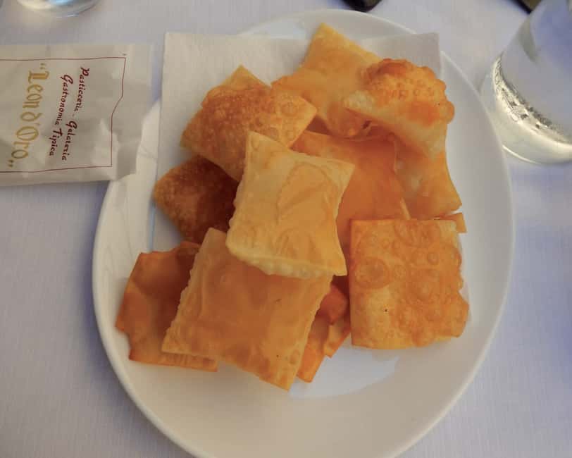 Ferrara: Walking Tour, Highlights and Food Tastings - Via delle Volte: the street that turns walking into a small adventure