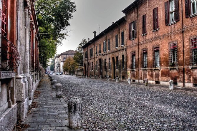 Ferrara Walking Tour with Audio and Written Guide - Castello Estense: the one stop with the separate 12€ ticket