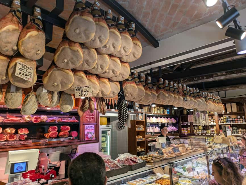 Food Tour with Tastings & Sightseeing in Parma - Parma Ham and cured meats with fresh bread: the savory lesson