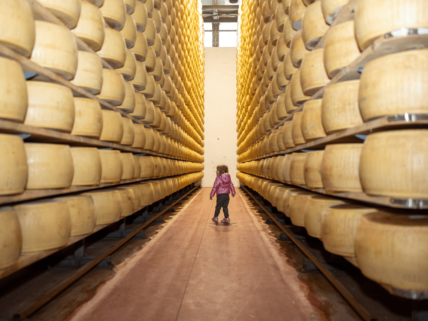 Formigine: Parmesan Factory Tasting and Tour near Modena - Why the Guide Makes the Difference (And Why Linda Is Mentioned)