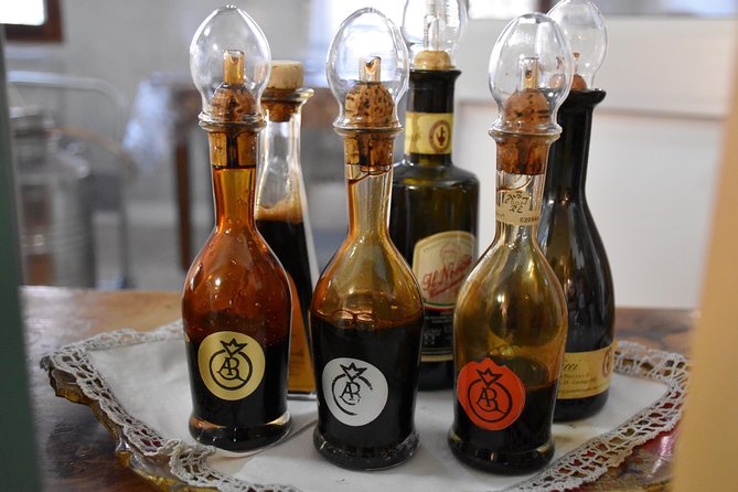 Guided group tour TastyBus: Parmesan Cheese and Parma Ham - DOP traditional balsamic in an ancient acetaia: aroma, age, and tasting craft