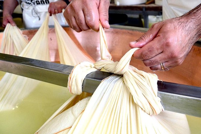 Half Day Private Parmigiano Reggiano and Parma Ham Experience - Why Parmigiano Reggiano + Parma Ham is a smart half-day plan